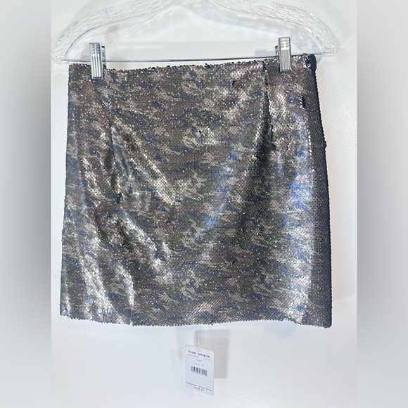 Free People Skinny Sequin Mini Skirt Camo Silver Black Lined Back Zip Size 2 NWT - Picture 12 of 13
